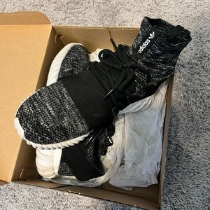 Adidas Men’s Sneakers Size 9.5